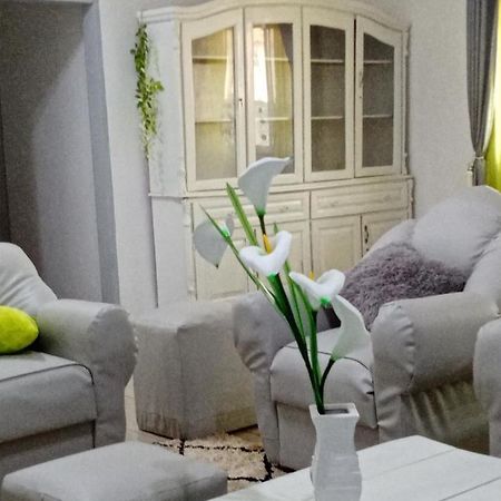 Appart Meuble Le Dakota Yaoundé Exteriör bild